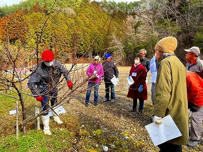 ����̎d���𕷂��Q���҂���